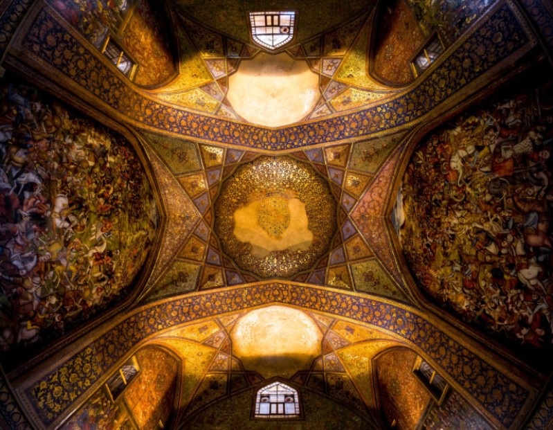 Mesmerizing Mosque Ceilings That Highlight The Wonders Of Islamic Architecture Chehel sotoon Palace